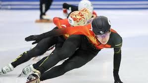 足球中超后卫世界级解围登上热搜